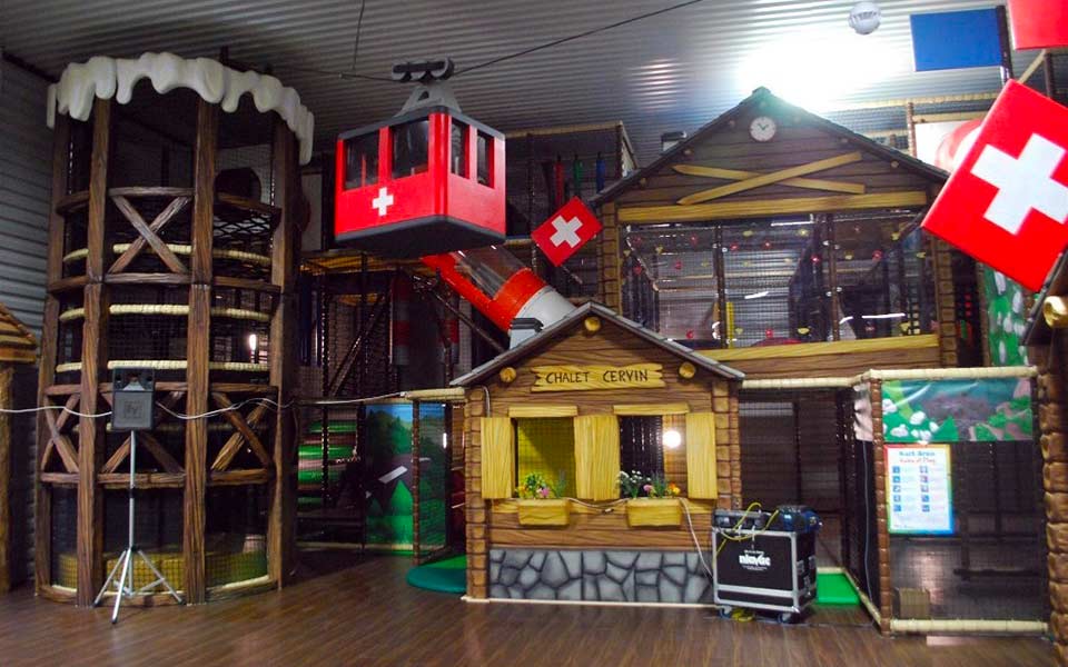 Scenografia-per-parco-giochi-a-tema